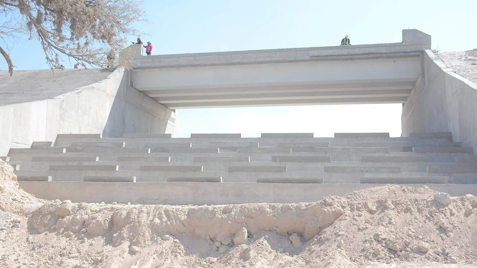 Avanza obra de puente de acceso en Santa Rosa Xajay.